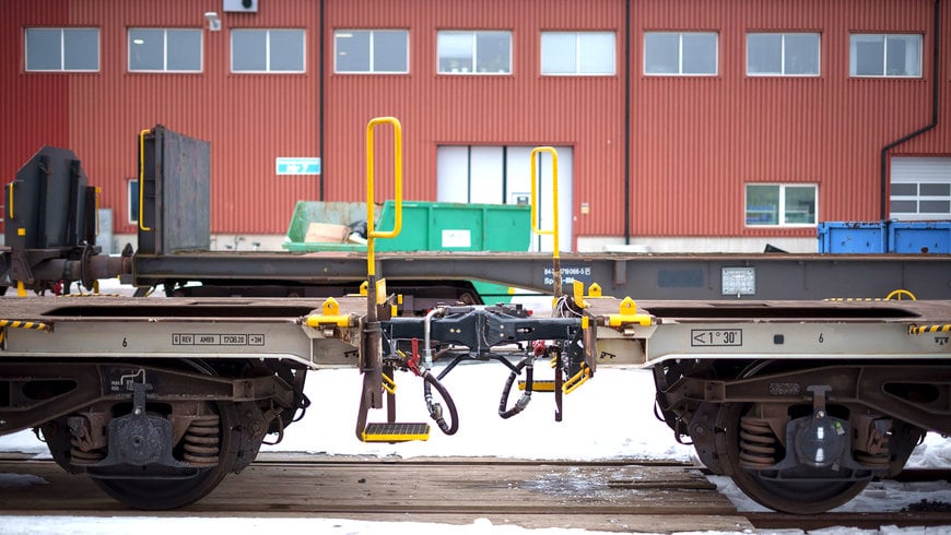 Automated rail freight: Knorr-Bremse tests Digital Automatic Coupler on real freight train